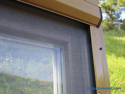 как да инсталирате мрежа против комари върху пластмасов прозорец