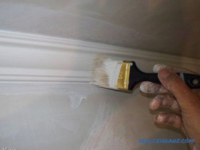 Как да нарисуваме тавана с боя на водна основа