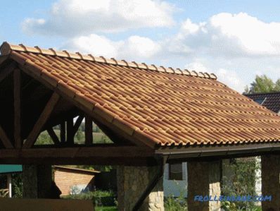 Как да се покрие покрива на беседка - изборът на покриви (+ снимки)
