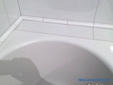 Как да се фиксира банята към стената