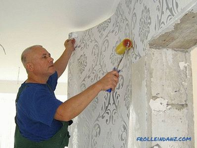 Как да залепим винилови тапети по стените и тавана (+ снимки)