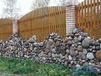 Ограда от камък със собствените си ръце